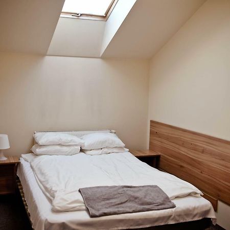 Kolumny 217- Tanie Noclegi Pracownicze, Parking Bezplatny วูดช์ ภายนอก รูปภาพ