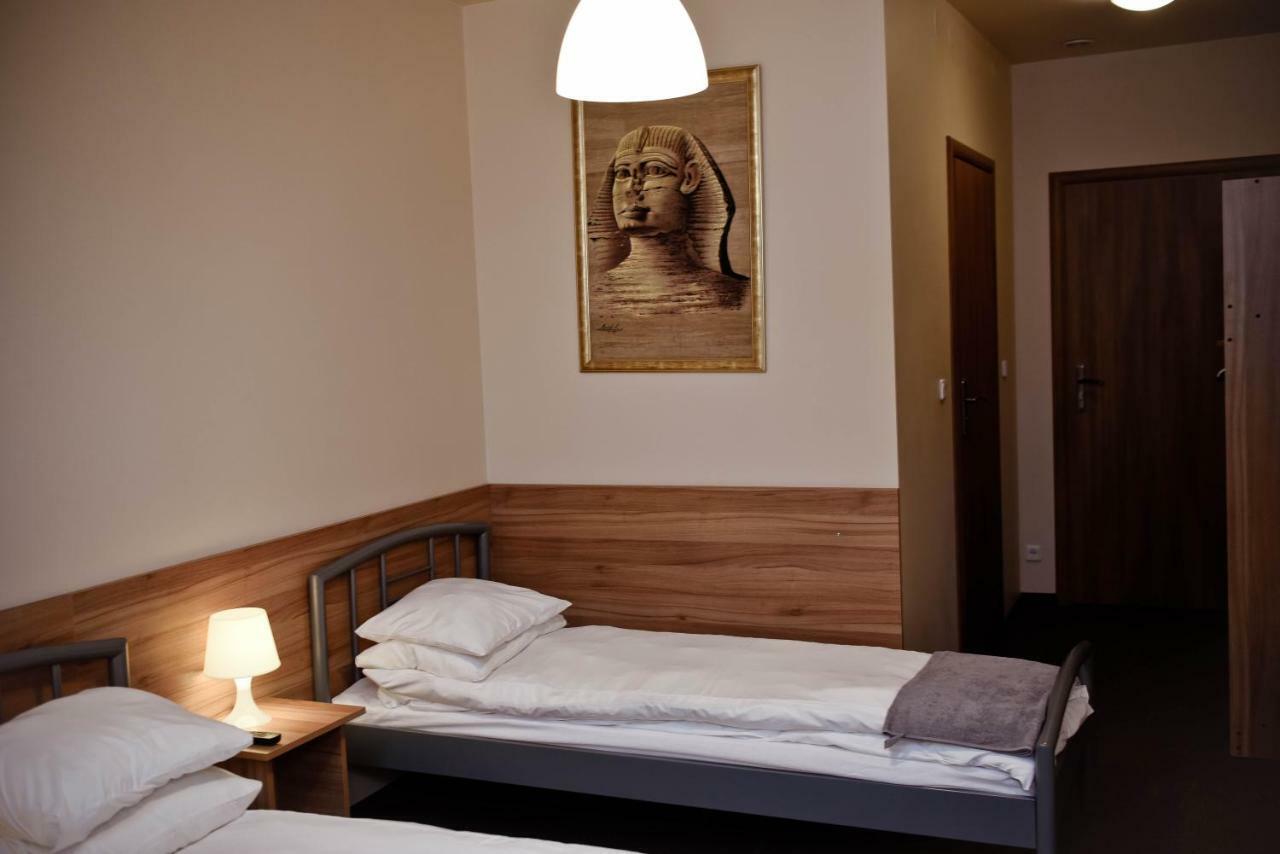 Kolumny 217- Tanie Noclegi Pracownicze, Parking Bezplatny วูดช์ ภายนอก รูปภาพ
