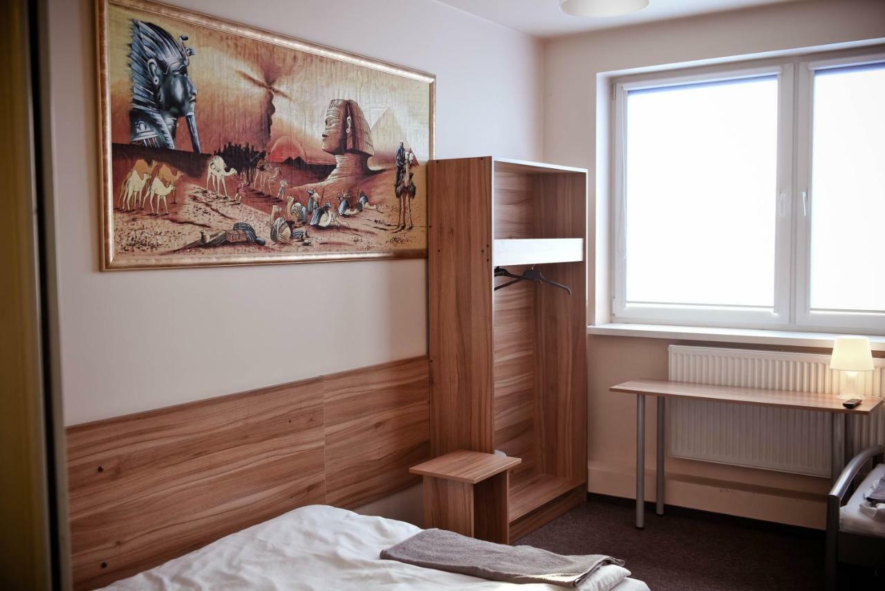 Kolumny 217- Tanie Noclegi Pracownicze, Parking Bezplatny วูดช์ ภายนอก รูปภาพ