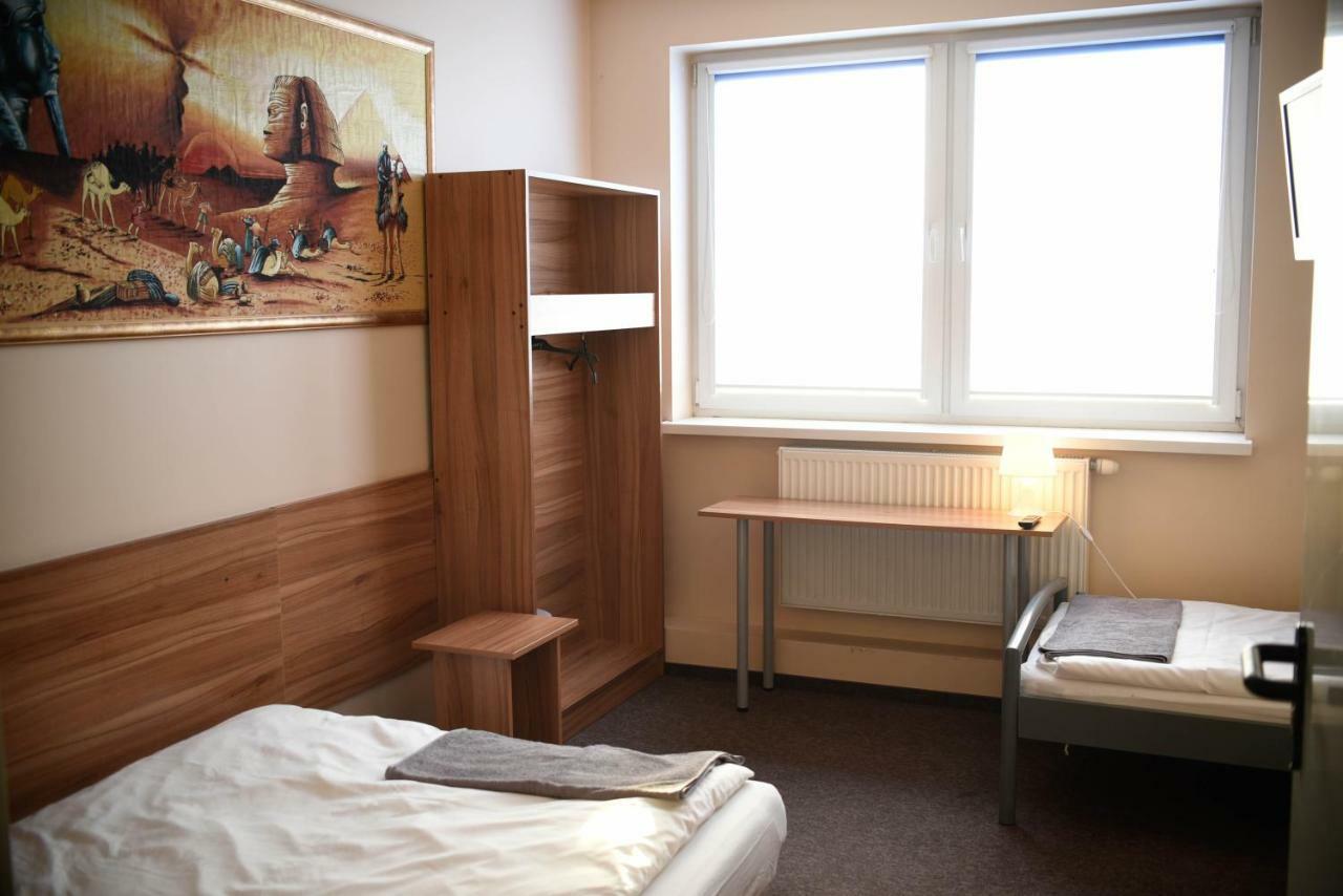 Kolumny 217- Tanie Noclegi Pracownicze, Parking Bezplatny วูดช์ ภายนอก รูปภาพ