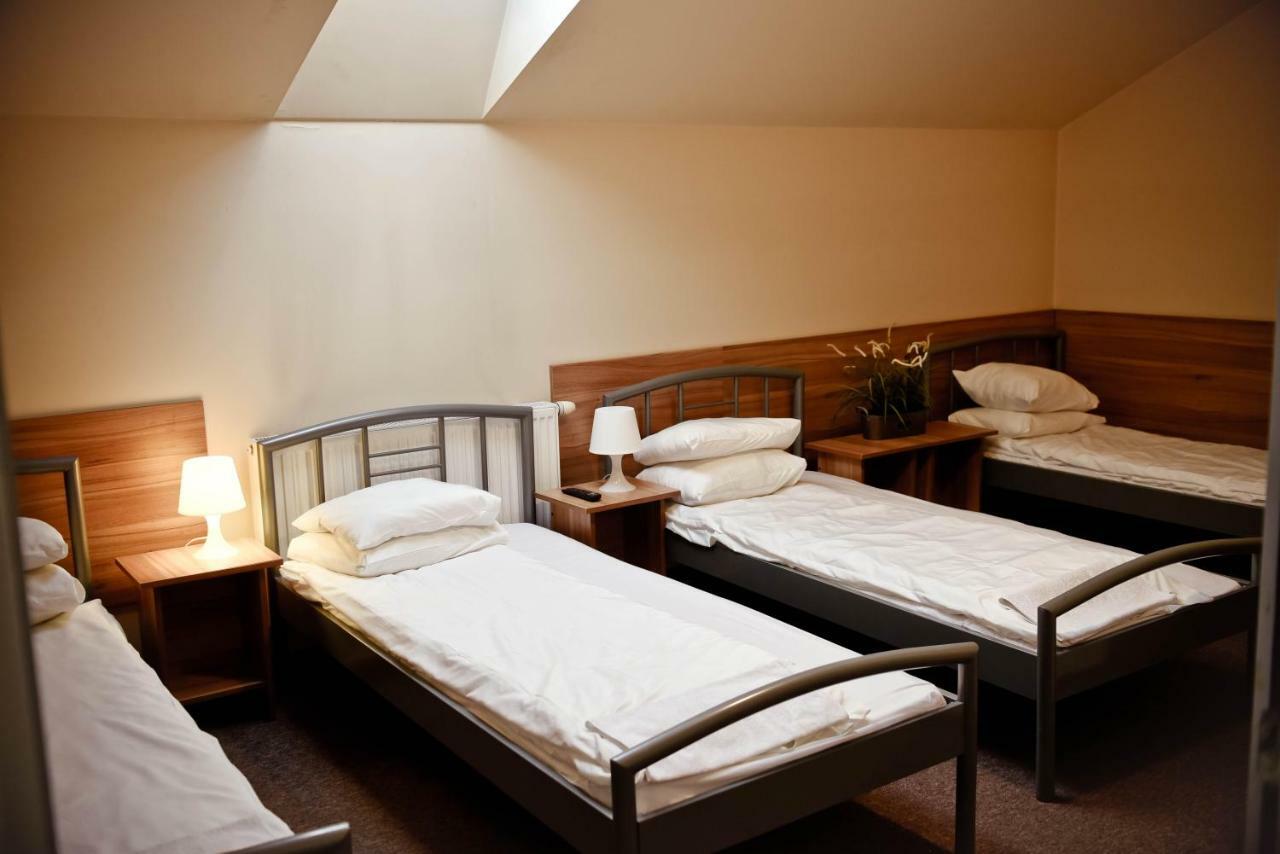 Kolumny 217- Tanie Noclegi Pracownicze, Parking Bezplatny วูดช์ ภายนอก รูปภาพ