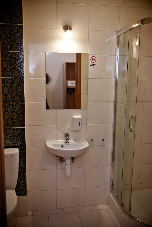 Kolumny 217- Tanie Noclegi Pracownicze, Parking Bezplatny วูดช์ ภายนอก รูปภาพ