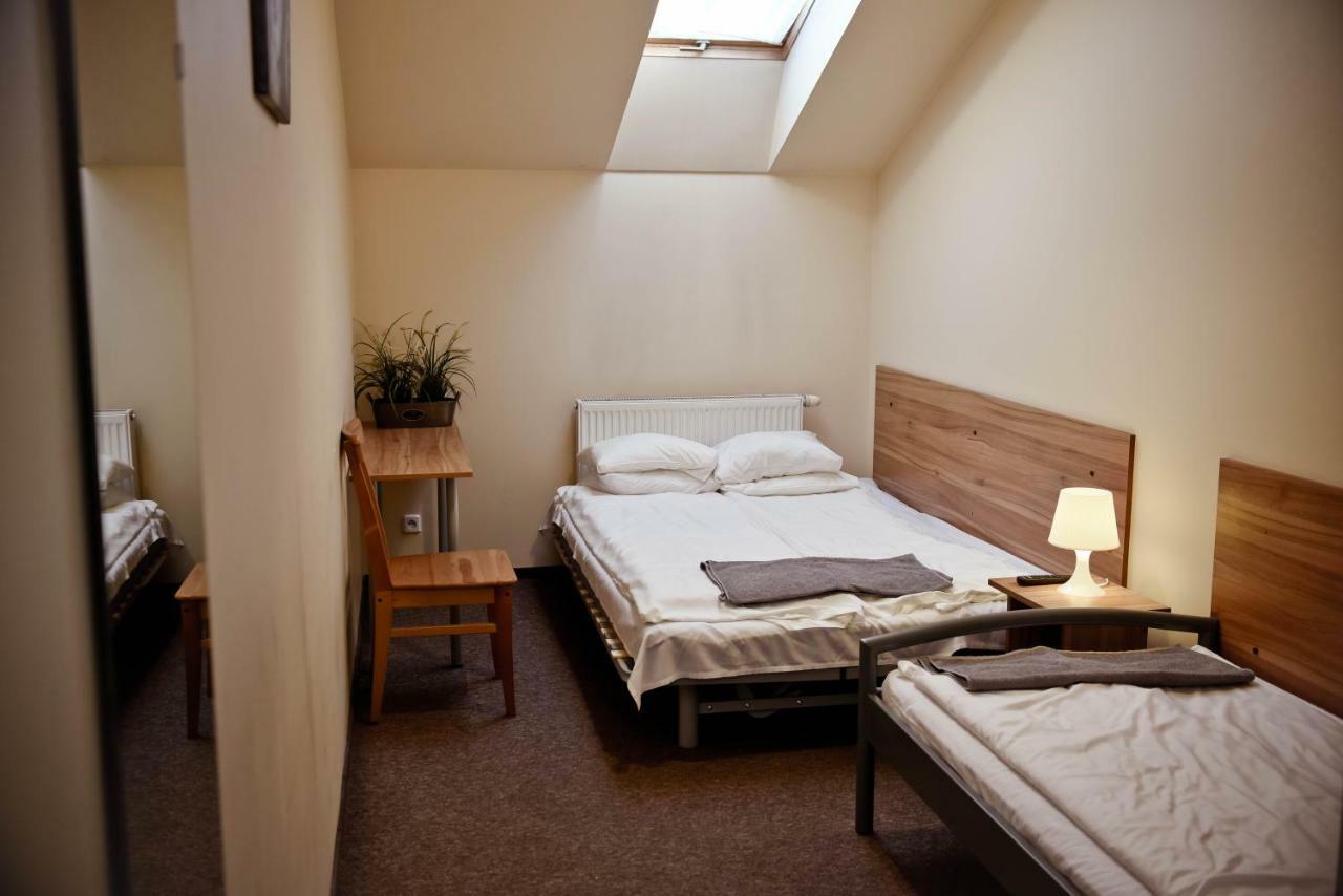 Kolumny 217- Tanie Noclegi Pracownicze, Parking Bezplatny วูดช์ ภายนอก รูปภาพ
